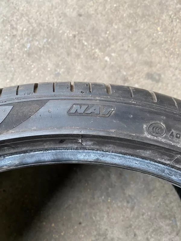 305 30 ZR21 100Y: Pirelli P Zero Extra NA1 4.5-5MM Porsche 911 992 Tyres - Image 4