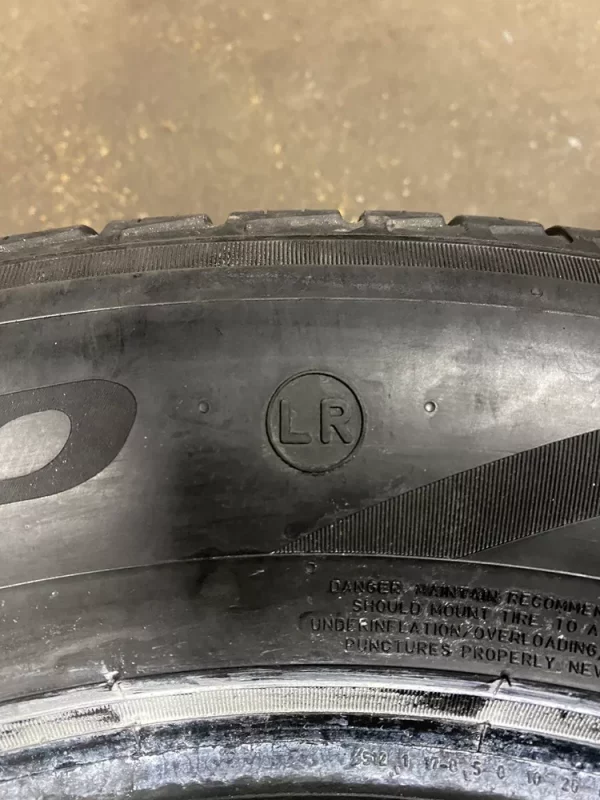 255 60 R20 113V XL Pirelli Scorpion Zero All Season LR 5-6MM - Image 3