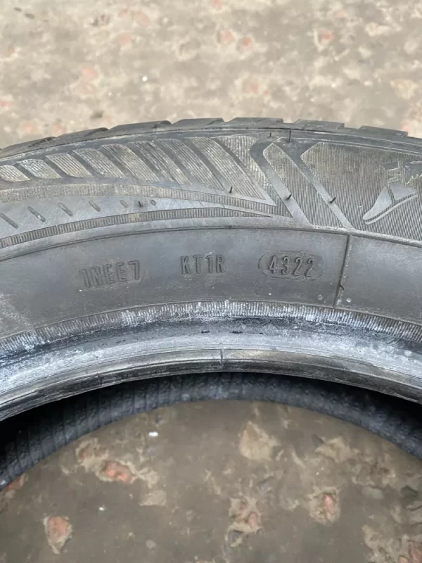235 55 R19 105W Goodyear Vector 4 Season SUV 6-6.5MM - Image 2
