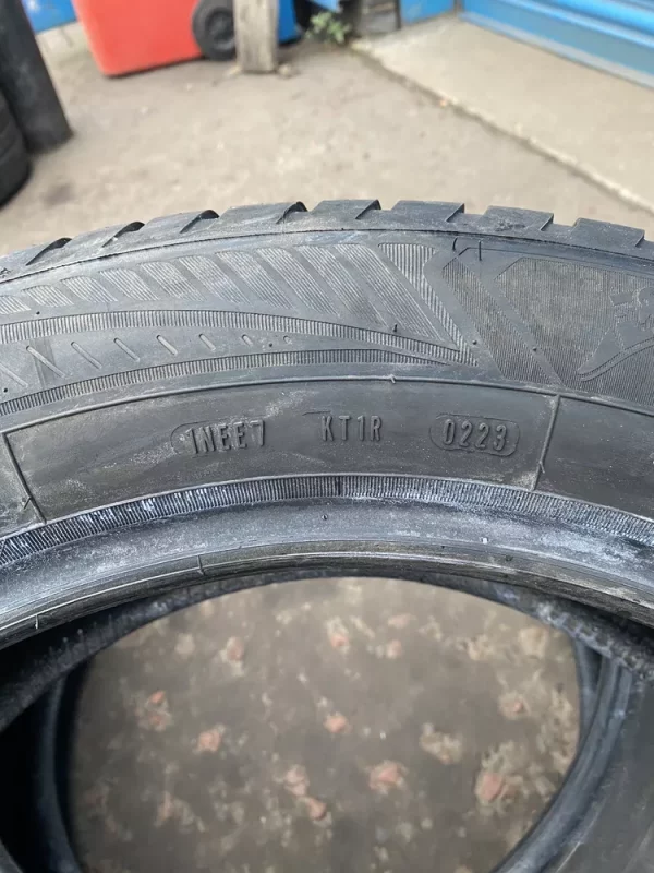 235 55 R19 105W Goodyear Vector 4 Season SUV 6-6.5MM - Image 4