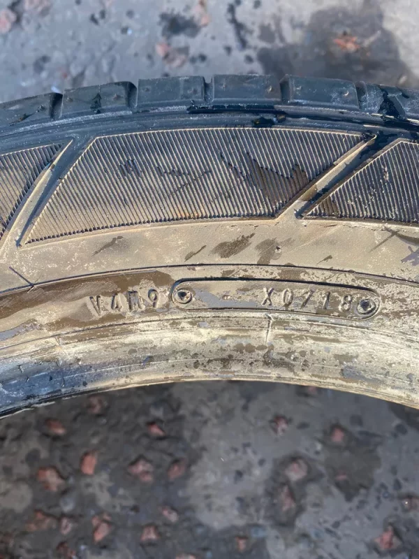 235 55 R20 102V: Dunlop SP SportMaxx 050 4-5MM - Image 2
